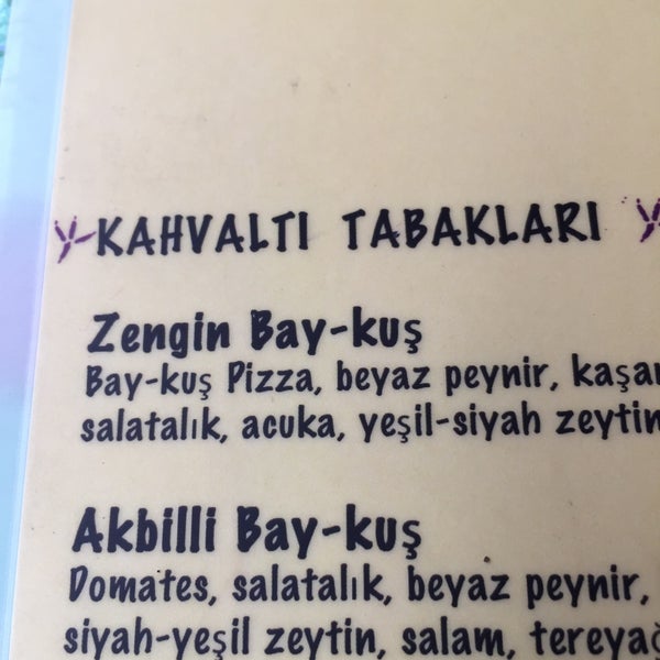 Das Foto wurde bei Bay-Kuş Cafe Kahvaltı von Atalay A. am 10/10/2015 aufgenommen