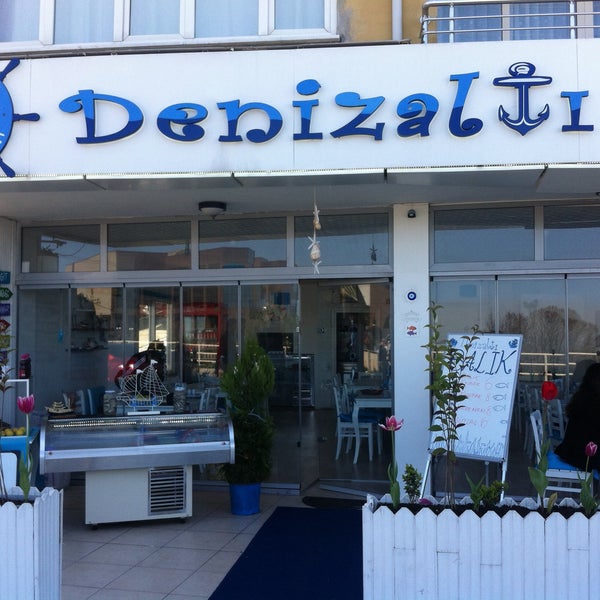 Das Foto wurde bei Denizaltı Balık Restorant von CANER©️🇹🇷 am 3/31/2015 aufgenommen