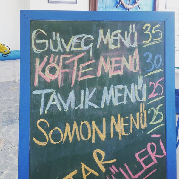 Das Foto wurde bei Denizaltı Balık Restorant von CANER©️🇹🇷 am 6/11/2016 aufgenommen