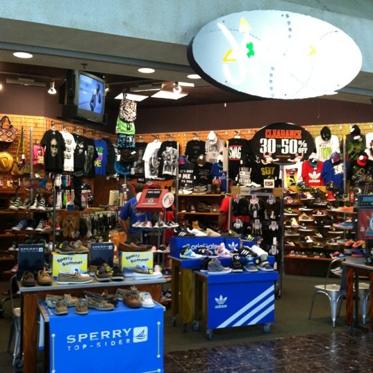 Journeys Shoe Store