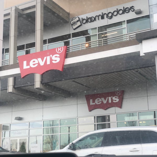 Levi's Store at the Gallery at Westbury Plaza - Clothing Store in Garden  City