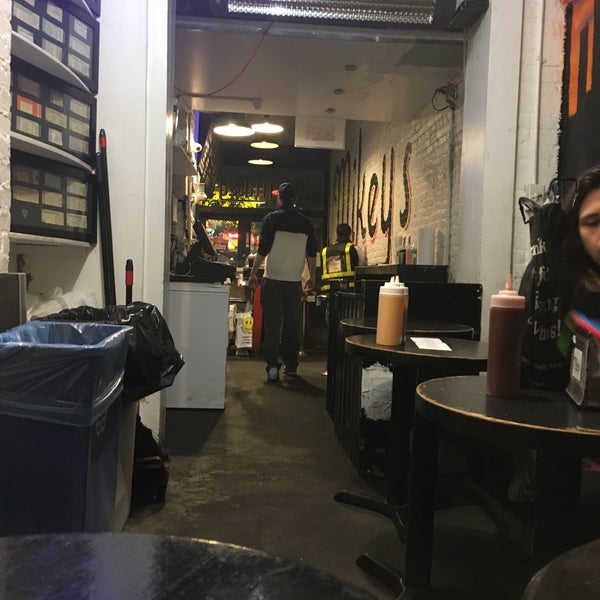 10/19/2018 tarihinde Neha J.ziyaretçi tarafından Mikey&#39;s Burger'de çekilen fotoğraf