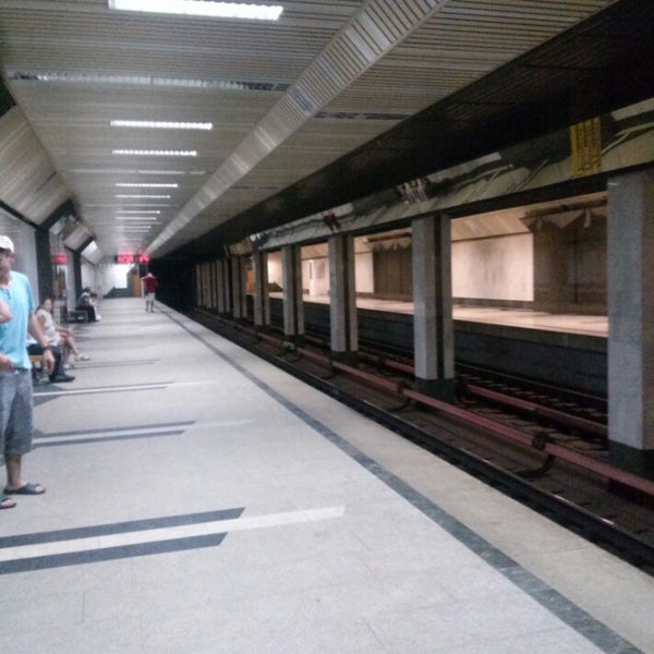 Метро буревестник