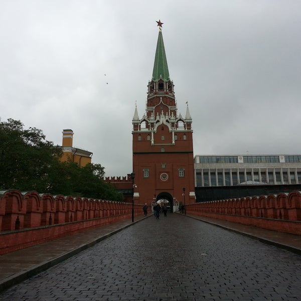 Троицкий мост кремля