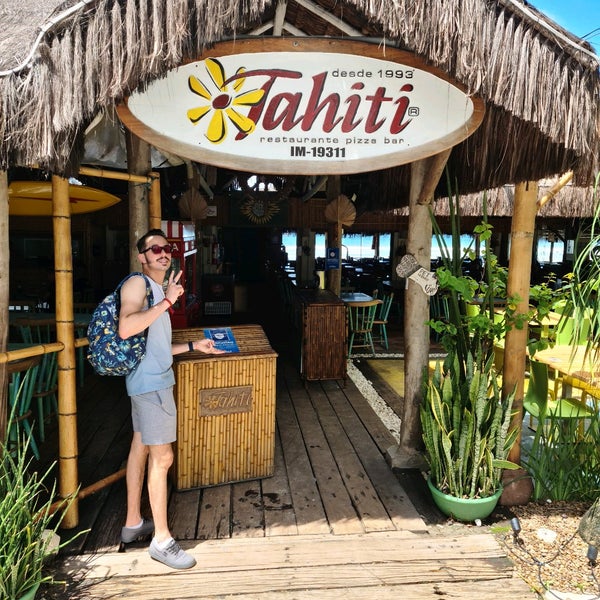 Photo taken at Tahiti Restaurante Pizza Bar by Peter D. on 3/15/2022