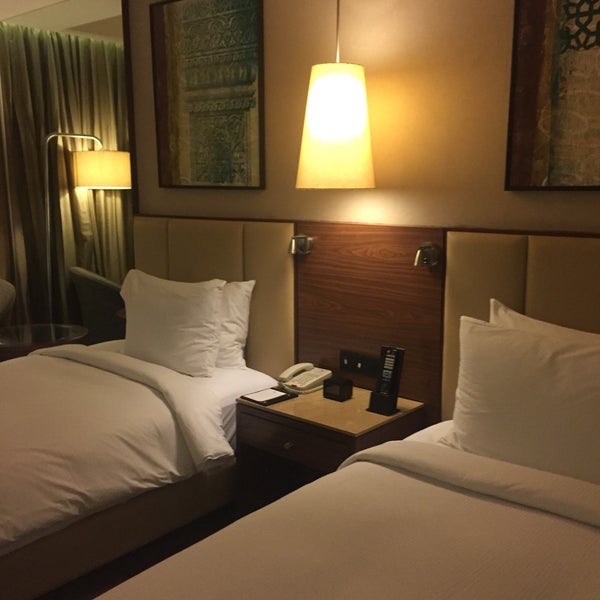 Foto scattata a DoubleTree by Hilton Hotel Agra da Nihat K. il 3/14/2017