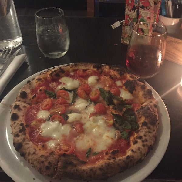 Amazing pizza, great place and service! Truly authentic Italian place