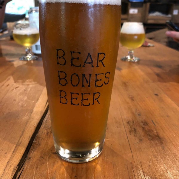 Bear bones. Bones пиво. Пиво и кости. Пиво без кости на английском.
