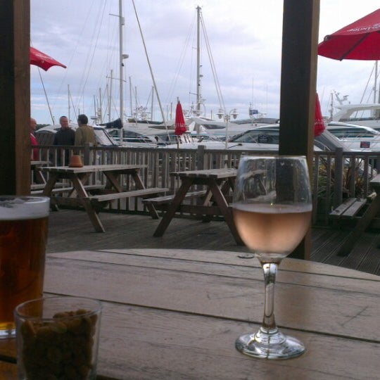 Photo taken at The Boat House Cafe - Swanwick Marina by Mark P. on 7/28/2013