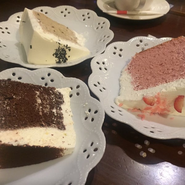 12/19/2014 tarihinde Lala Y.ziyaretçi tarafından Chiffon Cake 日式戚風專賣店'de çekilen fotoğraf