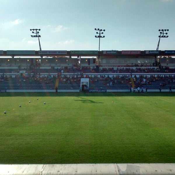 รูปภาพถ่ายที่ Estadio Altamira โดย Master B. เมื่อ 11/16/2014