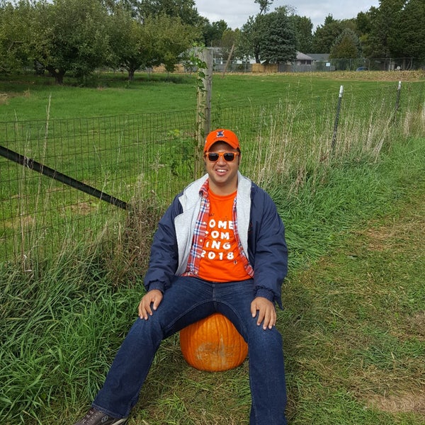 Photo taken at Curtis Orchard &amp; Pumpkin Patch by Gabe on 10/14/2018