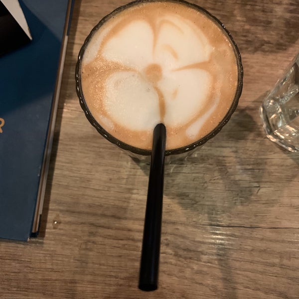 Das Foto wurde bei Aviator Coffee Explorer von Шаргарепа М. am 12/2/2019 aufgenommen