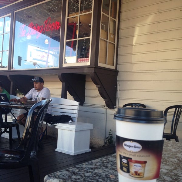 6/26/2014 tarihinde S G.ziyaretçi tarafından Point Loma Living Room Coffeehouse'de çekilen fotoğraf