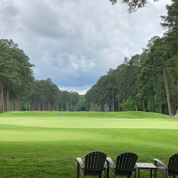Снимок сделан в Washington Duke Inn &amp; Golf Club пользователем Charlie N. 5/28/2020
