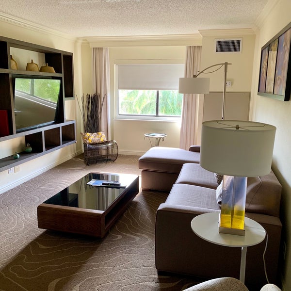 Foto diambil di Renaissance Boca Raton Hotel oleh Tim P. pada 9/2/2019