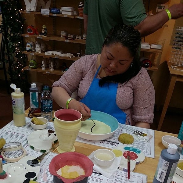 Paint It Pottery Shop Design Studio in Wisconsin Dells