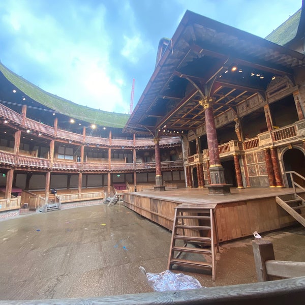 Photo taken at Shakespeare&#39;s Globe Theatre by Rosanna Z. on 9/22/2023