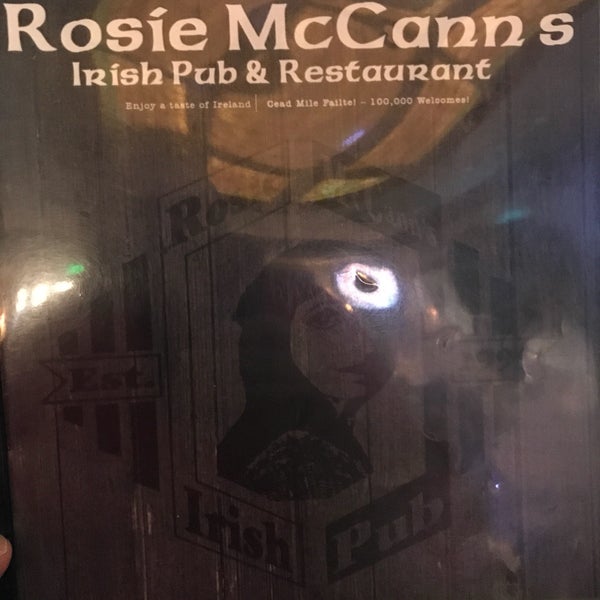 Foto tomada en Rosie McCann&#39;s Irish Pub &amp; Restaurant  por Neal E. el 6/27/2017