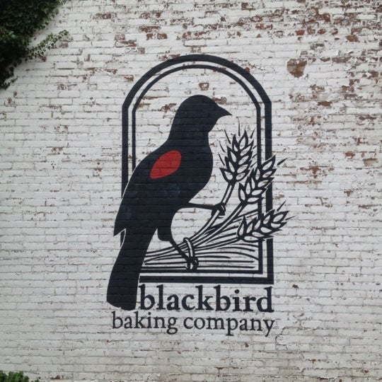 Foto scattata a Blackbird Baking Company da Neal E. il 10/23/2012