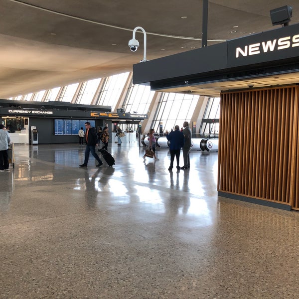 Main terminal. Аэропорт даллас вашингтон. Malaga airport luggage. Main terminal. Baggage carousel.