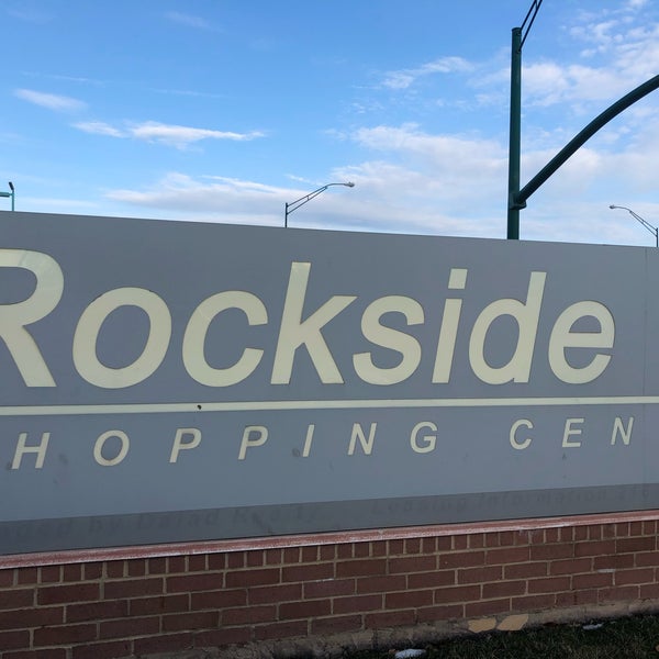 Rockside Corners Shopping Center Çok Yönlü Mağaza