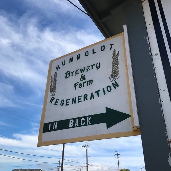 8/13/2017 tarihinde Neal E.ziyaretçi tarafından Humboldt Regeneration Brewery &amp; Farm'de çekilen fotoğraf