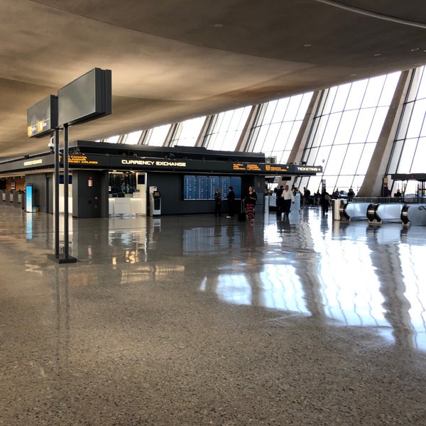 Main terminal. Российские туристы. Пулково объект фото. Nice аэропорт франция. Main terminal.