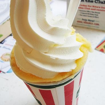 The velvety frozen custard at this candy-cane-striped franchise in West Palm Beach is among the more talked-about choices on the menu, particularly the classic, no-frills vanilla.
