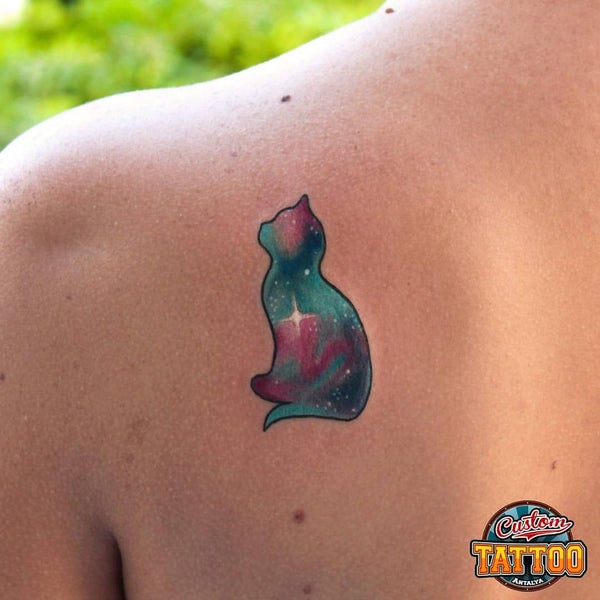 Photo prise au Custom Tattoo - Antalya par Custom T. le11/14/2015