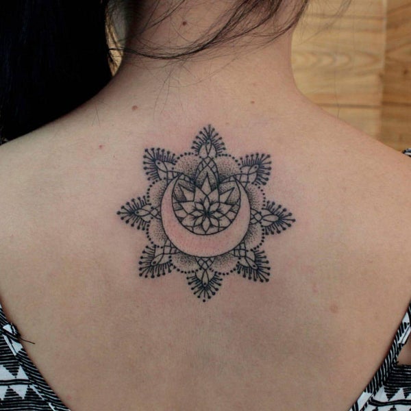 Photo prise au Custom Tattoo - Antalya par Custom T. le9/17/2015