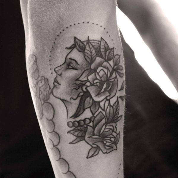 Photo prise au Custom Tattoo - Antalya par Custom T. le10/3/2015