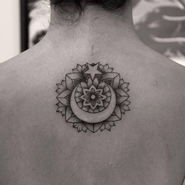 Photo prise au Custom Tattoo - Antalya par Custom T. le9/23/2015