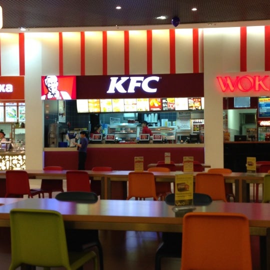 11/3/2012 tarihinde Konstantin S.ziyaretçi tarafından KFC'de çekilen fotoğraf