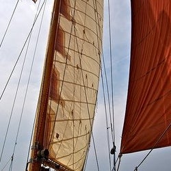 Das Foto wurde bei Classic Sailing Barcelona von Classic Sailing Barcelona am 7/16/2013 aufgenommen