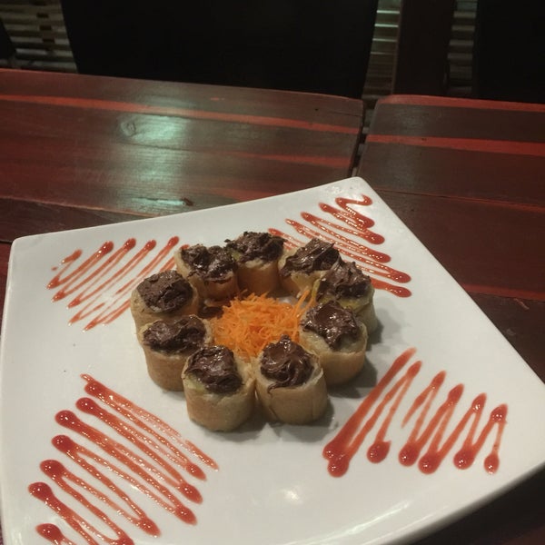 2/24/2017 tarihinde Rebeca L.ziyaretçi tarafından Ryori Sushi Lounge'de çekilen fotoğraf