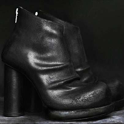 На днях в Invoga прибыла осенняя коллекция французского обувного бренда Göran Horal. Это новая обувная марка, эксклюзивно представленная в Украине только в нашем магазине!