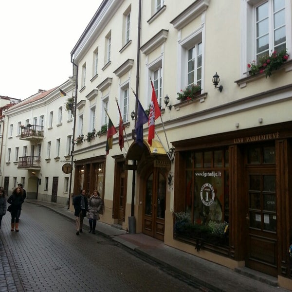 Das Foto wurde bei Stiklių gatvė | Stiklių Street von Migle C. am 10/20/2013 aufgenommen