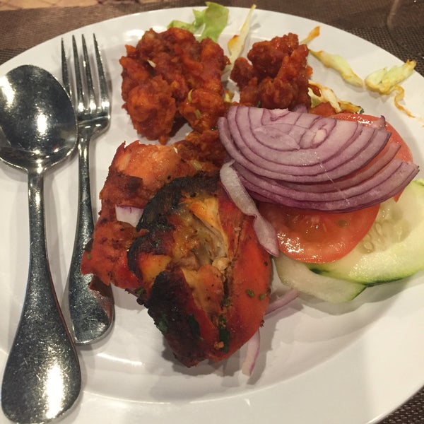 6/2/2016 tarihinde Vasundhara R.ziyaretçi tarafından Chutneys Indian Cuisine'de çekilen fotoğraf
