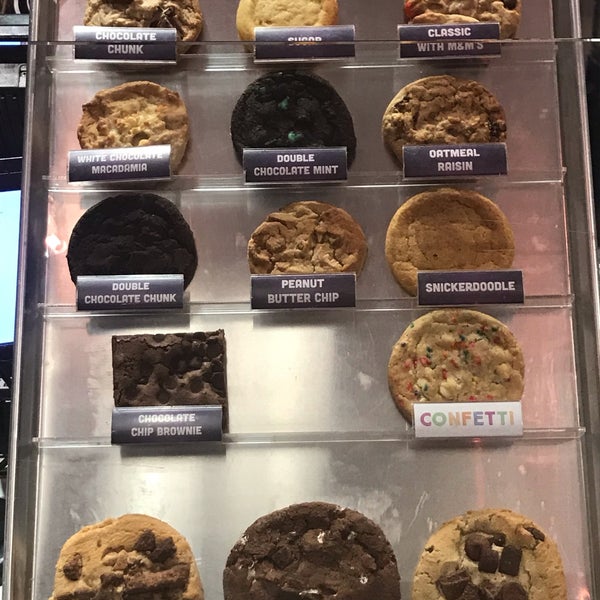 Insomnia Cookies 228 E Clayton St