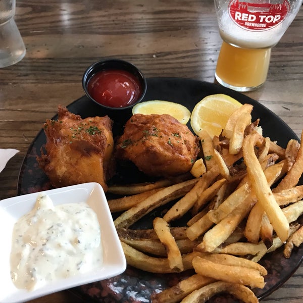 Fish & chips very good. Beer lovers will enjoy the self-pour & pay-by-ounce sampling “wall of taps.” It’s all tracked on your tab card. When done, drop it in box & go. It settles to your credit card.