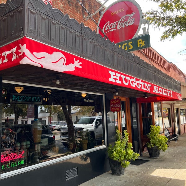 Huggin Molly's 13 tips from 178 visitors