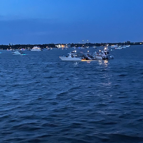 StarLite Sapphire Dining Yacht 3400 Pasadena Ave S