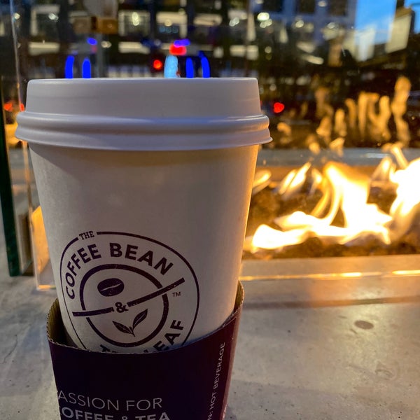 Photo taken at The Coffee Bean &amp; Tea Leaf by Moataz on 1/12/2020