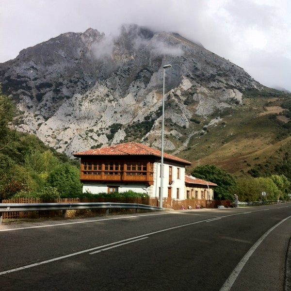 10/6/2013 tarihinde Den L.ziyaretçi tarafından Camping El Cares Picos de Europa'de çekilen fotoğraf
