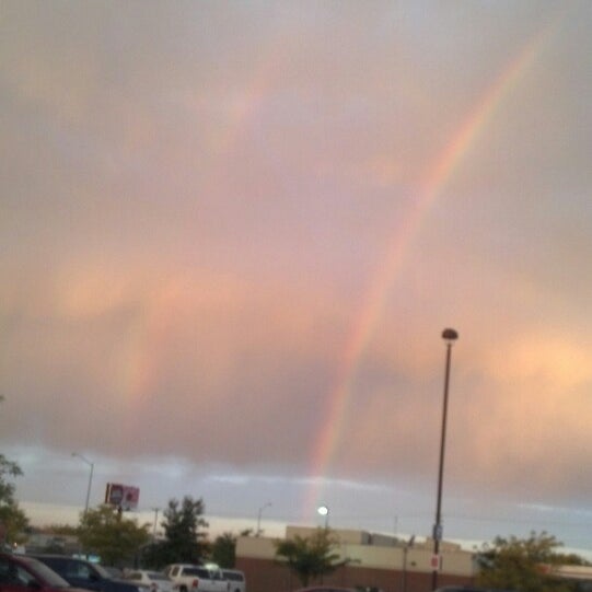 Photo taken at Hy-Vee by Gail S. on 10/11/2013