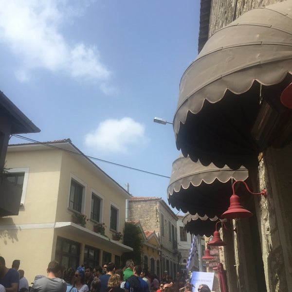 4/9/2016 tarihinde Zeynep E.ziyaretçi tarafından Leyla Restaurant &amp; Bar'de çekilen fotoğraf