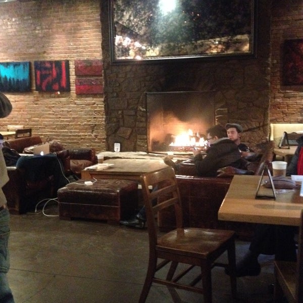 12/31/2013 tarihinde Michele Y.ziyaretçi tarafından Cafe Ventana'de çekilen fotoğraf
