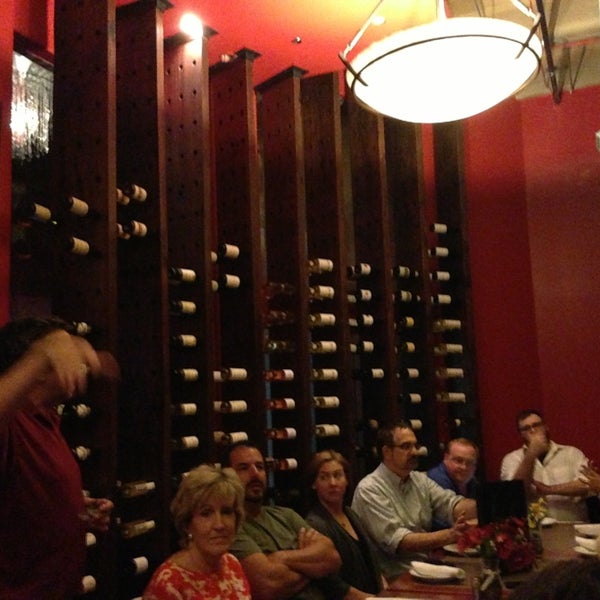 Foto tirada no(a) Copia Restaurant &amp; Wine Garden por Jeff C. em 9/7/2013