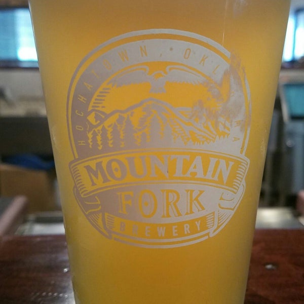 รูปภาพถ่ายที่ Mountain Fork Brewery โดย Steve B. เมื่อ 6/20/2018